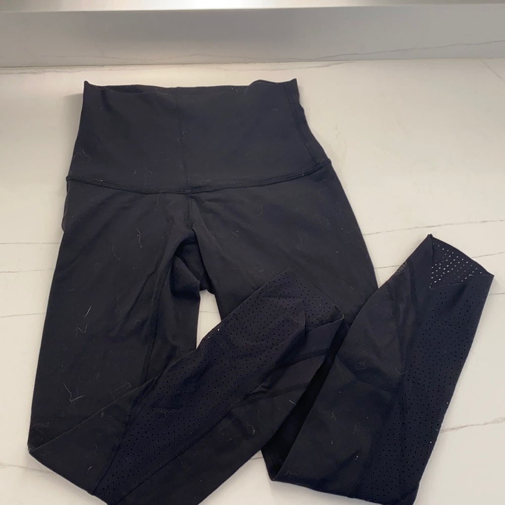Lululemon leggings not sure of the name